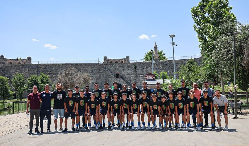 Amedspor Akademi seçmeleri 4’üncü gününde: Adaylar Sur’u gezdi