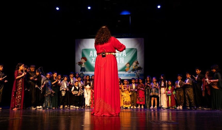 Diyarbakır’da Aram Tigran Çocuk Akademisi'nde yılsonu etkinliği