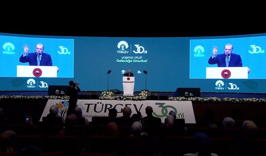 Erdoğan: Akışa yön veren gençlik yetiştireceğiz