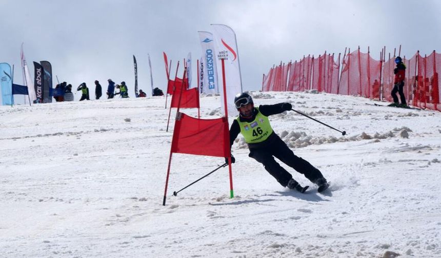 Erzurum'da Haziran ayında kayak keyfi