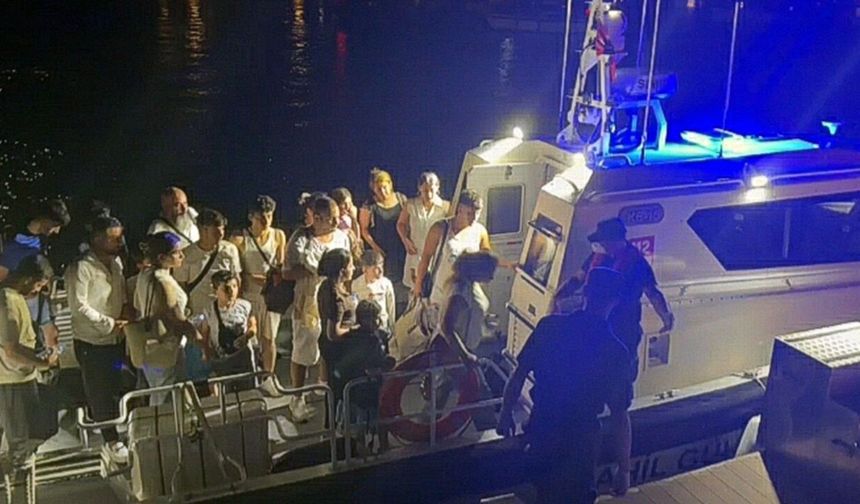 7 göçmen kaçakçısı ile 25 düzensiz göçmen yakalandı