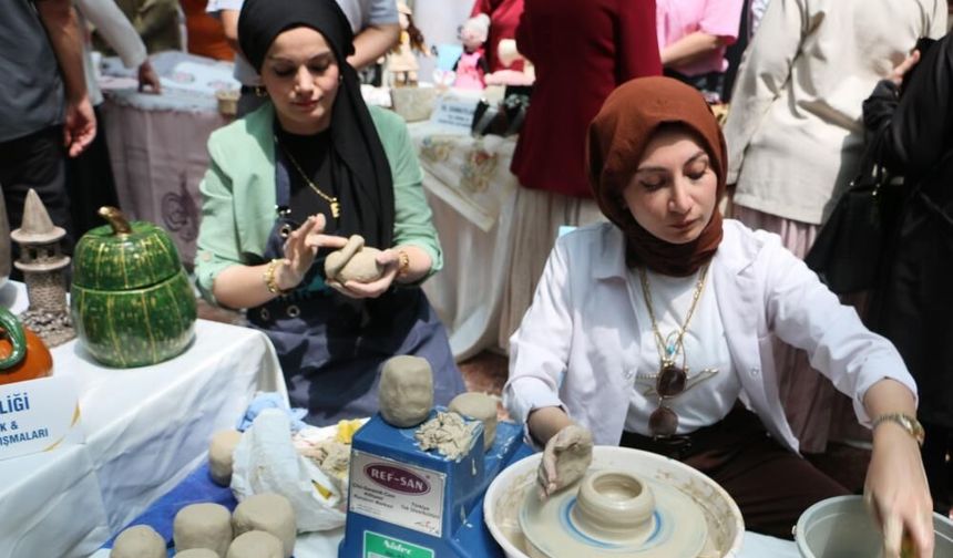Diyarbakır'da kadınlar kursta öğrendiklerini sergiledi