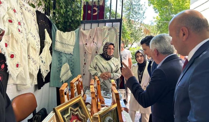 Diyarbakır Çermik'te kadınların el emeği sergisi açıldı