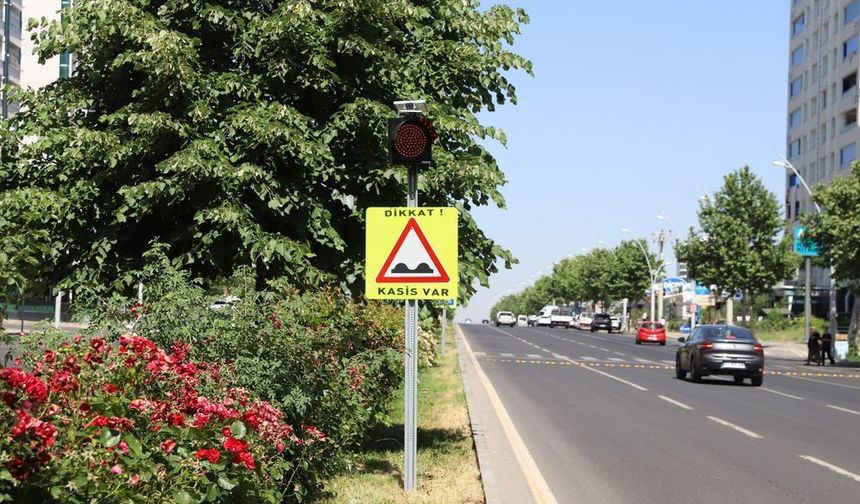 Diyarbakır'da can alıcı kazaların olduğu yolda yeni önlemler alındı