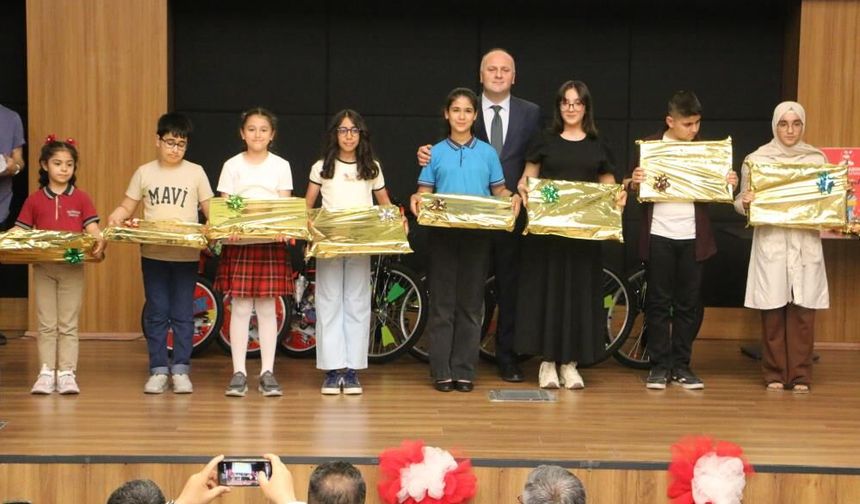 Diyarbakırlı öğrenciler ödüllerini aldı