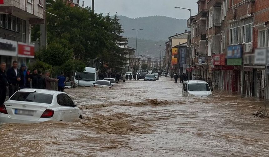 Bu defa İçişleri Bakanlığı uyardı: Çok sayıda il için sel ve yıldırım alarmı