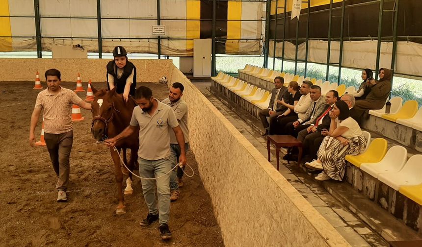 Türkiye’deki ilk merkez ‘At terapisi’ Diyarbakır’da