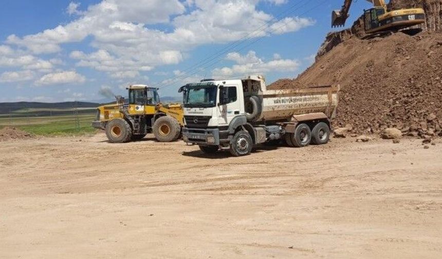 DEM Parti Van Milletvekili: Kayyım, eski başkana yol yapıyor
