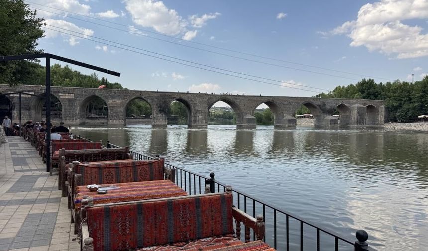 Diyarbakır'da aşırı sıcaklarla birlikte tarihi mekanlar boş kaldı