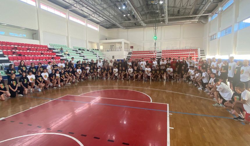 Diyarbakır'da Eş Başkandan sınava hazırlanan genç sporculara moral desteği