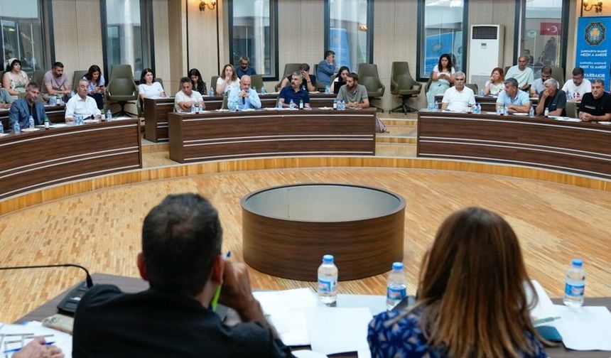 Diyarbakır Eşbaşkanları Kayapınar muhtarlarıyla buluştu