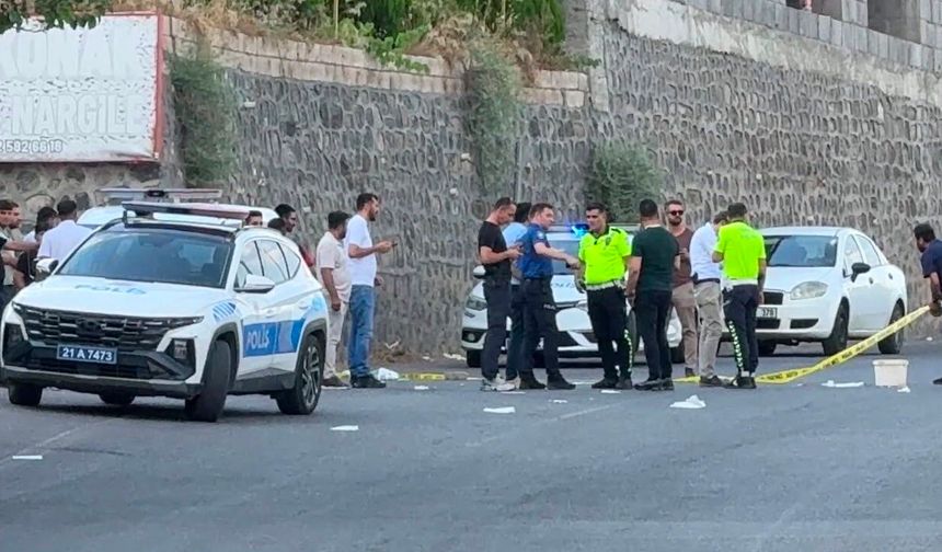 Diyarbakır'da araca silahlı saldırı: 1 ağır yaralı