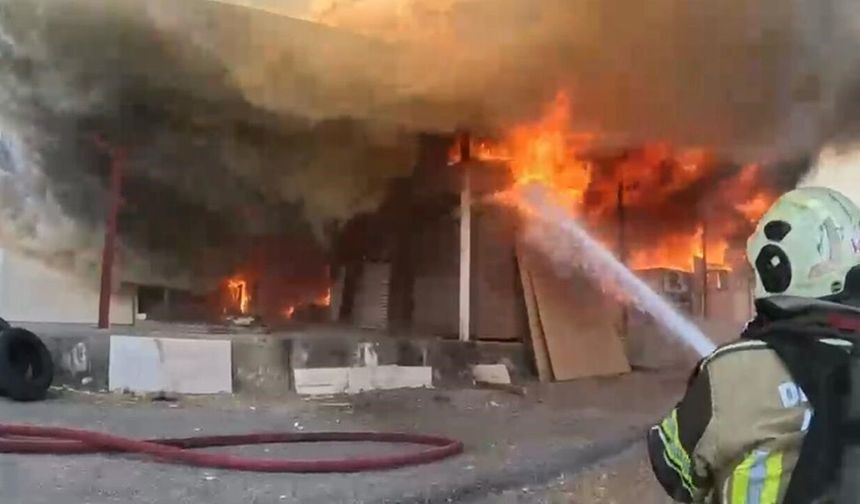 Diyarbakır’da marangoz atölyesindeki yangına müdahale