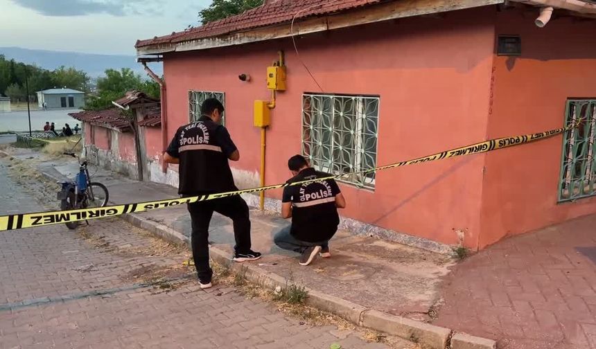 Silahlı kavgada 1'i çocuk 3 yaralı