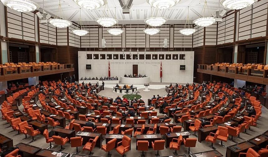 Emeklileri sevindiren haber: Meclisten geçti