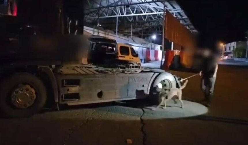 Şırnak'ta zehir yüklü tır uygulama noktasında yakalandı