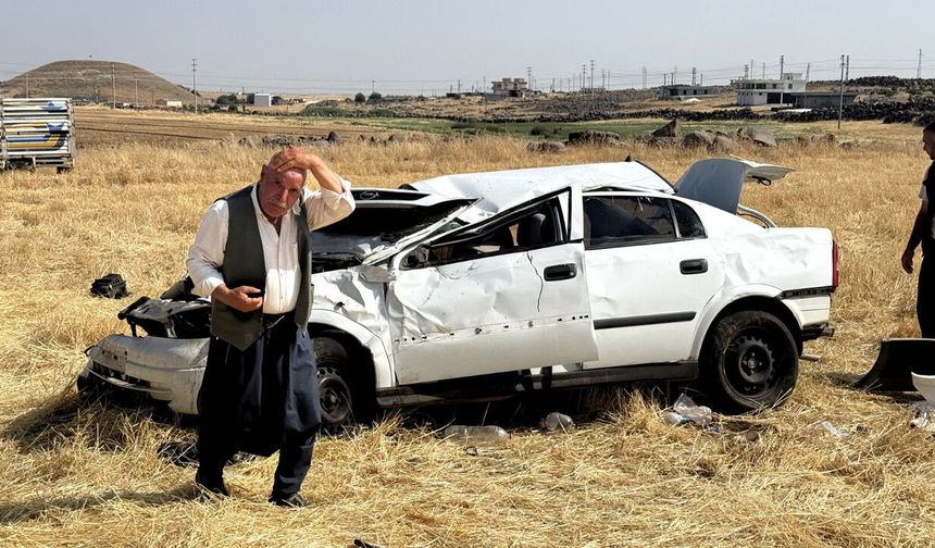 Şanlıurfa’da otomobil şarampole devrildi: 4 yaralı