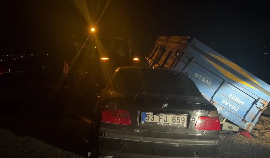 Arpa yüklü römorka çarpan otomobildeki 3 ağır yaralı