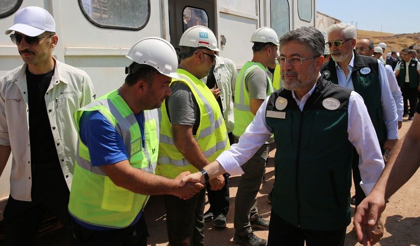 Tarım Bakanı Diyarbakır Silvan Projesi'nde incelemelerde bulundu