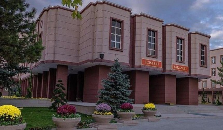 İçişleri Bakanı: Okullarda 2 bin 800 tane el dedektörü dağıttık