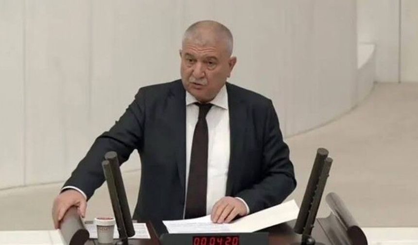 Yeni Yol Partisi’nde istifa