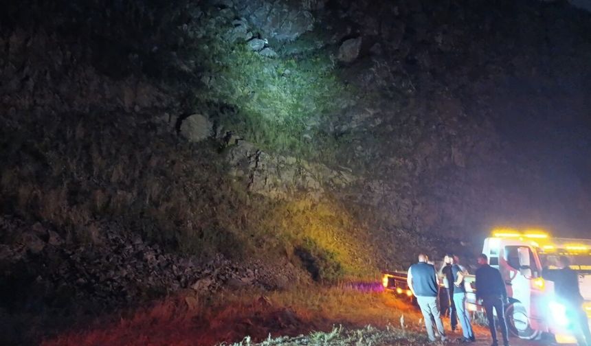 Kayalıklardan düşerek hayatını kaybetti