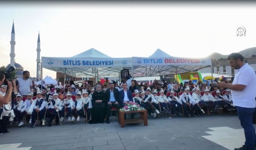Bitlis'te 60 çocuk için sünnet şöleni düzenlendi