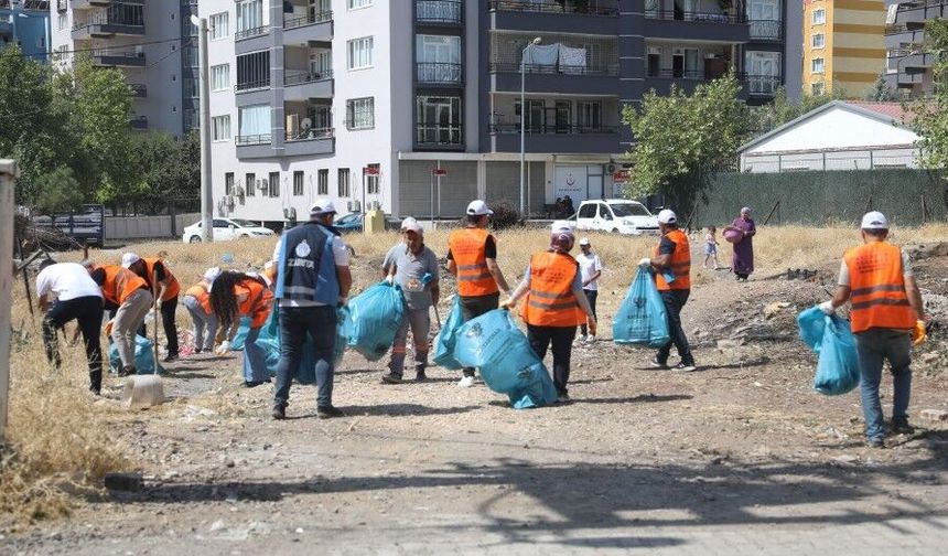 DEM Partili belediyelerin başlattığı temizlik kampanyası sürüyor