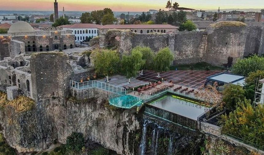Diyarbakır'da Büyükşehir Belediyesinden 'Cam teras' açıklaması