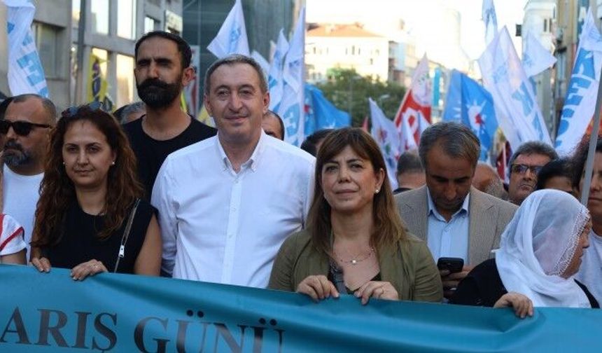 Bakırhan: Barış sürecini demokrasiye evirmek mücadeleye bağlı