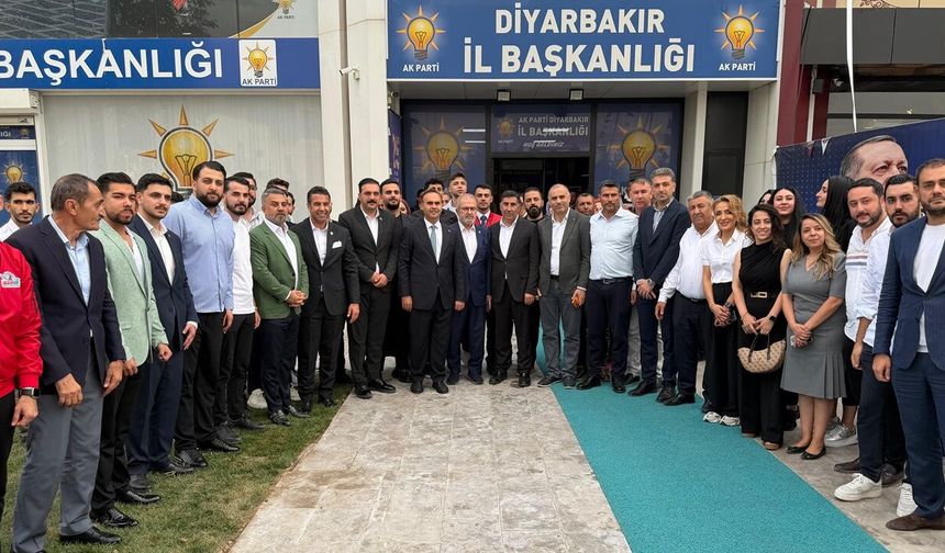 Bakan Kacır’dan  Diyarbakır’da süreç ve seçim mesajı: Aydınlık yarınları birlikte inşa ediyoruz