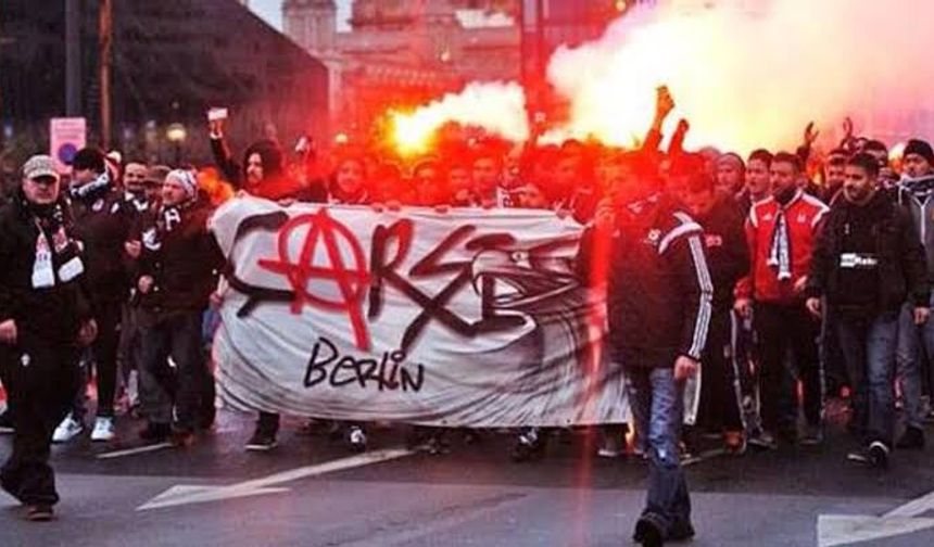 Beşiktaş taraftarlarından Amedspor mesajı