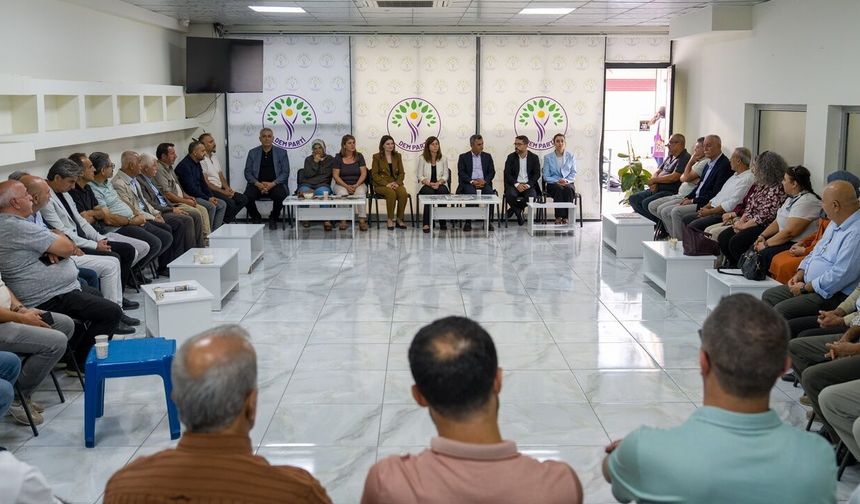 Diyarbakır Eşbaşkanları DEM Parti İl Yönetimini tebrik etti