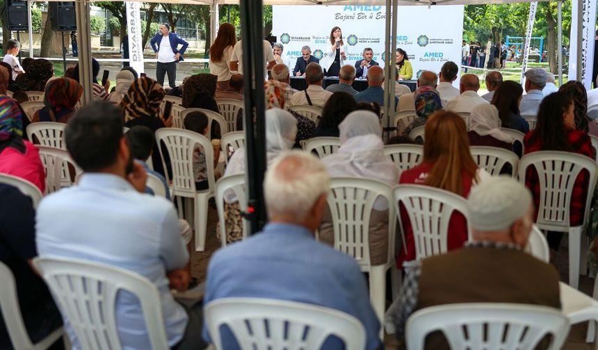 Diyarbakır Eşbaşkanları Huzurevleri Mahallesi'nde halk buluşmasında