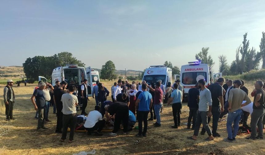 Diyarbakır'da devrilen otomobilde  4'ü çocuk 9 yaralı