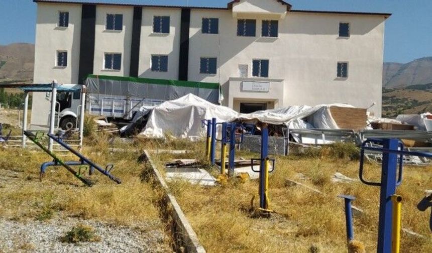 Okulun inşaat atıklarında patlama: Bir çocuk yaralı
