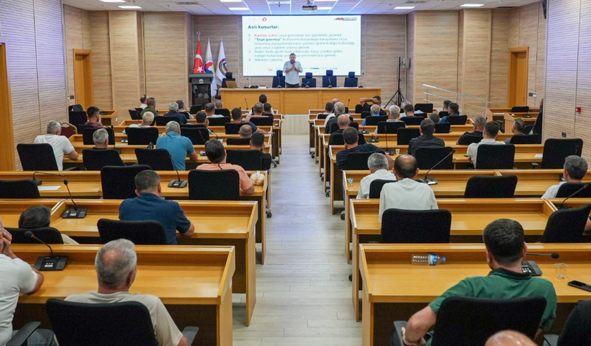 Diyarbakır'da toplu taşıma sürücülerine 'güvenli sürüş' eğitimi