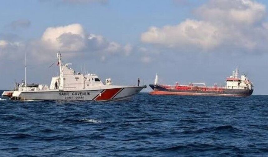 İstanbul Valisi: Gemideki 10 kişiye ulaşılamıyor