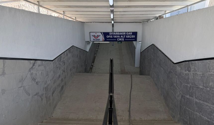 Diyarbakır’da yıllardır kullanılan tehlikeli yol yaya geçişine kapatıldı
