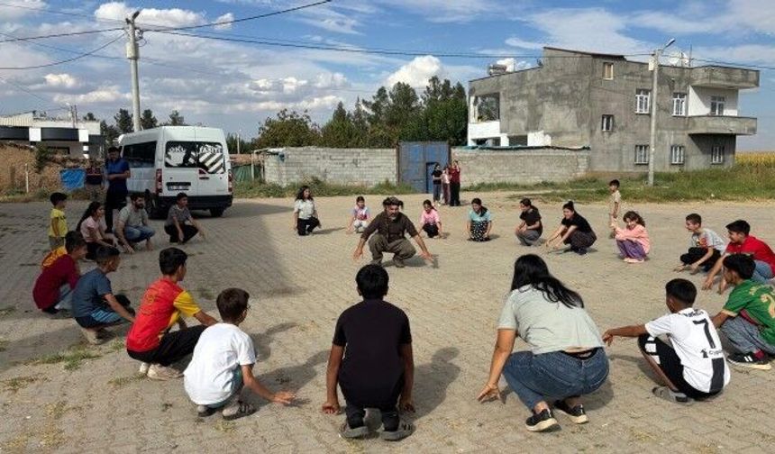 Zarok Ma’nın gezici atölyesi Diyarbakır Çınar’da