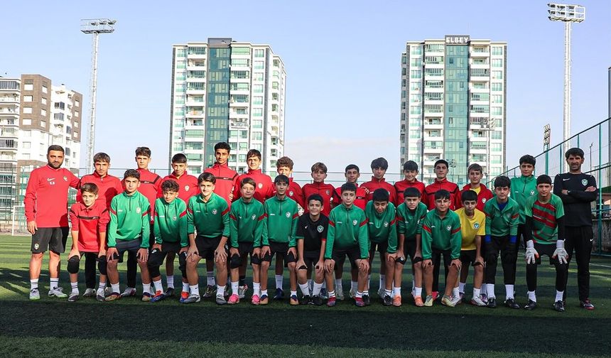 Amedspor Akademisi’nde futbol oynamak istiyordu: İshak bir haftalık deneme sürecine alınacak