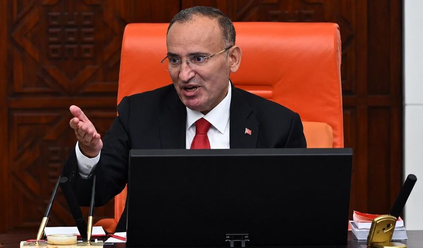 Bekir Bozdağ istifa etti
