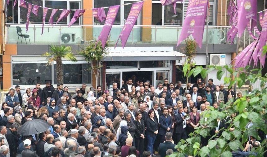Bismil'de DEM Parti'den belediyeye yönelik saldırıya tepki!