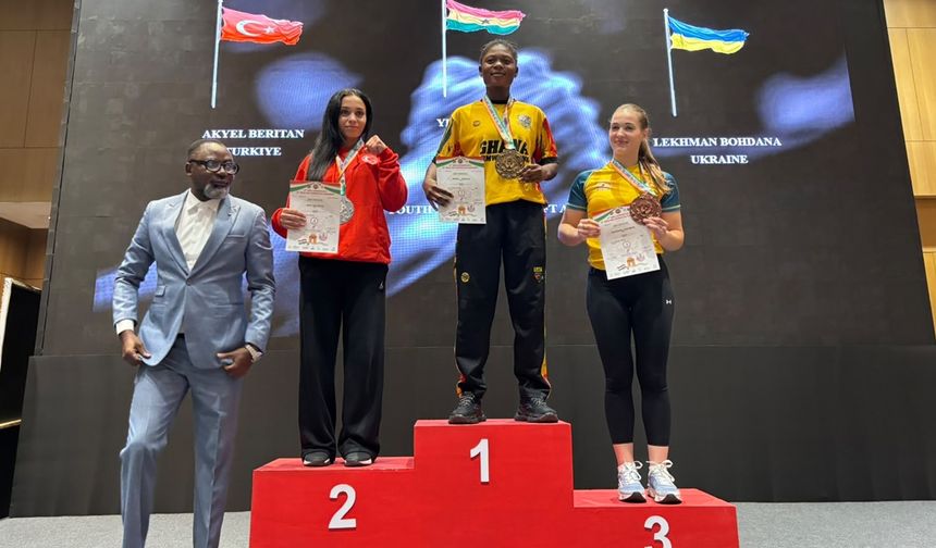 Dicle Üniversitesi öğrencisi bilek güreşinde dünya ikincisi