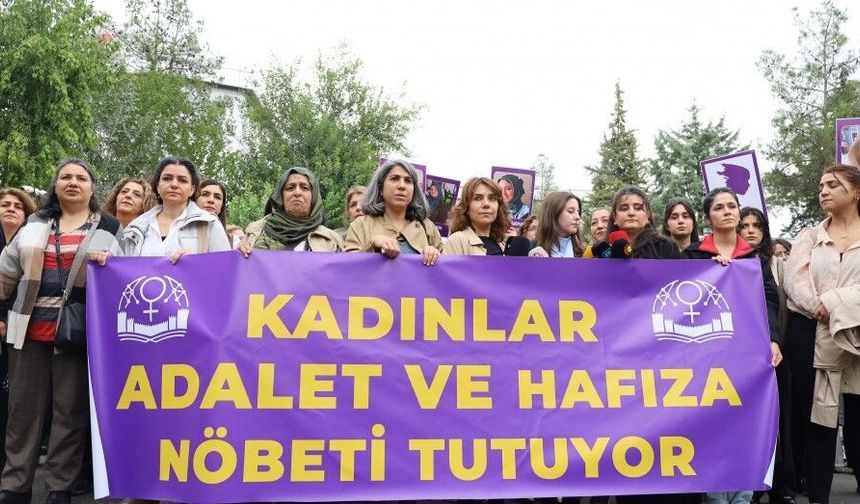 Diyarbakır'da kadınlara adalet için nöbet başladı