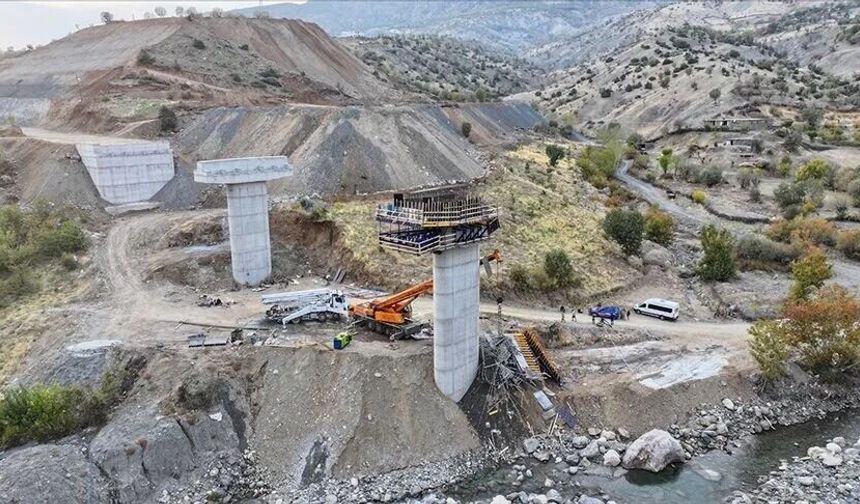 Diyarbakır'da 4 işçinin öldüğü kazaya ilişkin 10 sanık yargılandı
