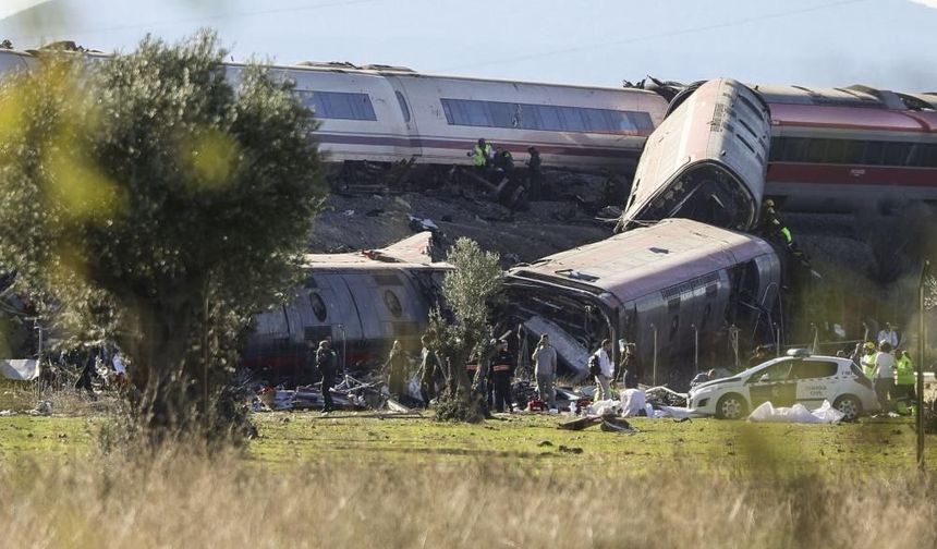 Hızlı tren faciasında can kaybı 68’e yükseldi: 3 günlük ulusal yas
