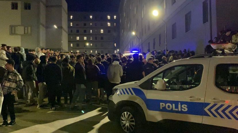 Yurtta öğrencilerin 'kötü yemek' protestosu