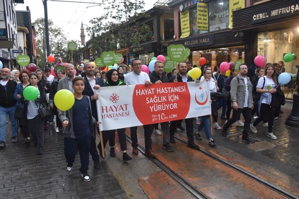 Diyabete dikkat çekmek için yürüyüş yaptılar