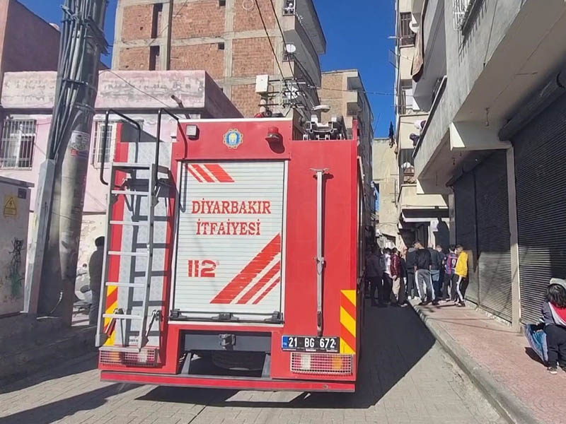 Diyarbakır’da Mahalleliyi Ayağa Kaldıran Yangın2